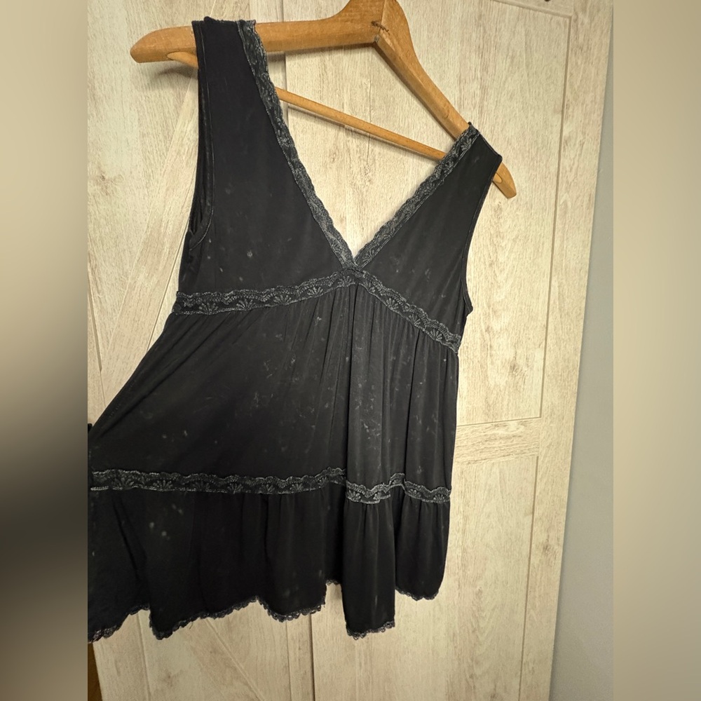 POL Black V-Neck Lace-Trim Tank Top